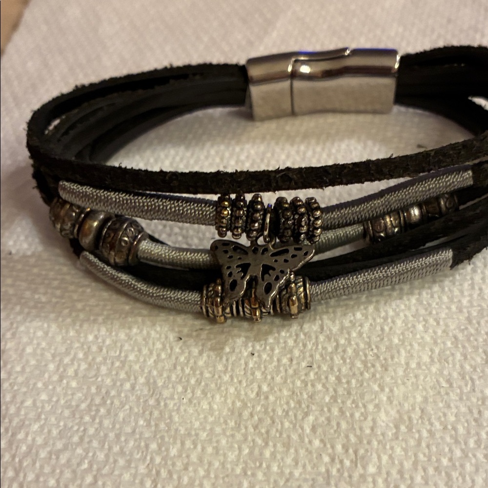 Silver and Black Butterfly Charm Bracelet Magnetic Clasp - Picture 3 of 9